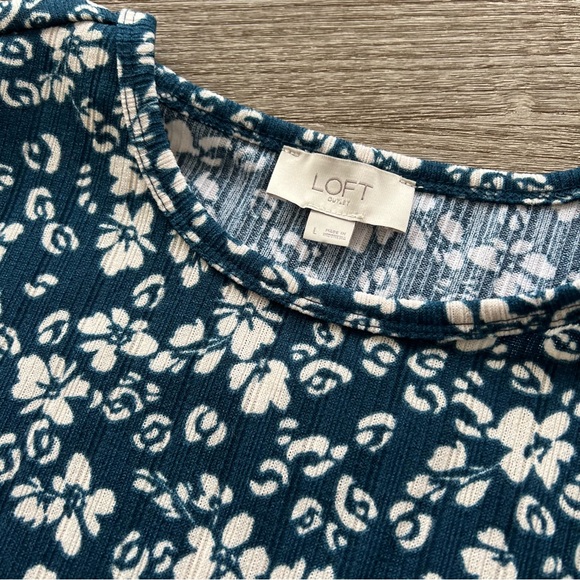 LOFT outlet sweater blouse. Gold buttons. Size large and condition like new. - Picture 2 of 3